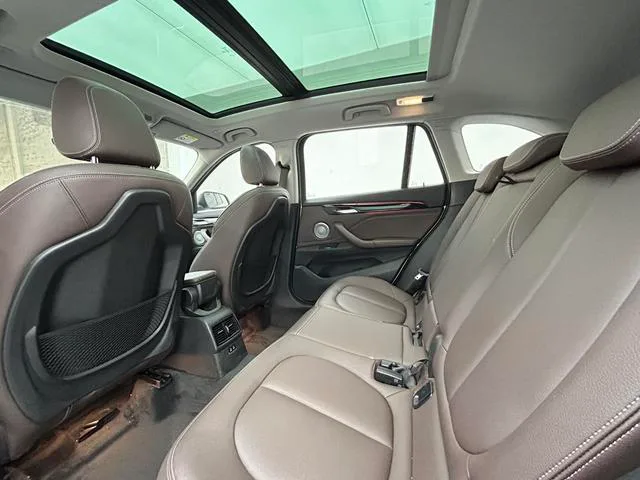 BMW X1 2021 Модификация sDrive20Li Премиум-класса экстерьер фото 8 BMW X1 2021 Модификация sDrive20Li Премиум-класса экстерьер фото 8