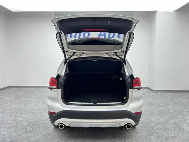 BMW X1 2021 Модификация sDrive20Li Премиум-класса интерьер фото 10 BMW X1 2021 Модификация sDrive20Li Премиум-класса интерьер фото 10