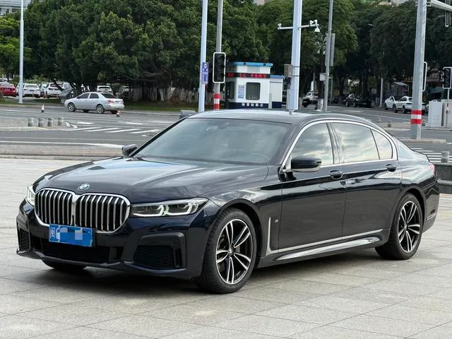BMW 7 Series 2021 730Li M Conjunto deportivo exterior foto 1 BMW 7 Series 2021 730Li M Conjunto deportivo exterior foto 1