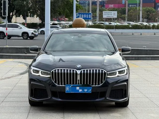 BMW 7 Series 2021 730Li M Conjunto deportivo exterior foto 2 BMW 7 Series 2021 730Li M Conjunto deportivo exterior foto 2