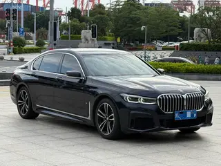 BMW 7 Series 2021 730Li M Conjunto deportivo exterior foto 3 BMW 7 Series 2021 730Li M Conjunto deportivo exterior foto 3
