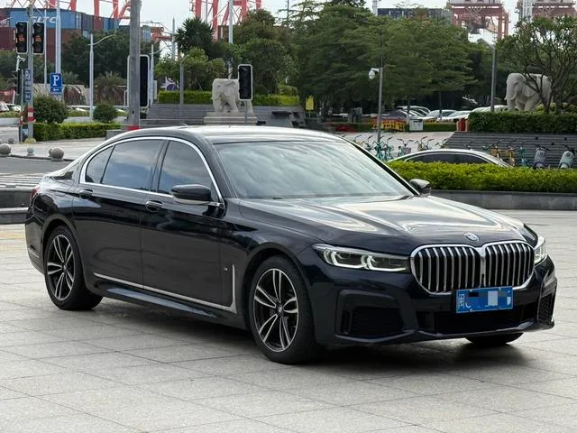 BMW 7 Series 2021 730Li M Conjunto deportivo exterior foto 3 BMW 7 Series 2021 730Li M Conjunto deportivo exterior foto 3