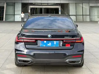 BMW 7 Series 2021 730Li M Conjunto deportivo exterior foto 5 BMW 7 Series 2021 730Li M Conjunto deportivo exterior foto 5