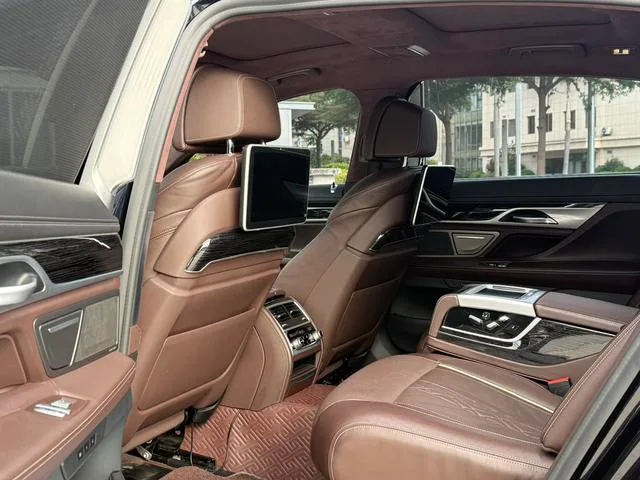 BMW 7 Series 2021 730Li M Conjunto deportivo interior foto 8 BMW 7 Series 2021 730Li M Conjunto deportivo interior foto 8