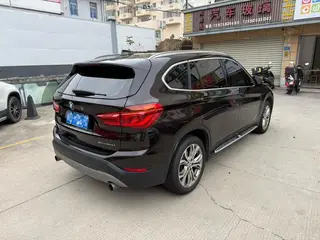 BMW X1 2019 sDrive20Li Leading Type exterior photo 4 BMW X1 2019 sDrive20Li Leading Type exterior photo 4