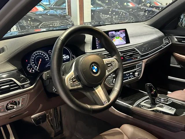BMW 7 Series 2018 730Li Líder M Conjunto deportivo exterior foto 4 BMW 7 Series 2018 730Li Líder M Conjunto deportivo exterior foto 4