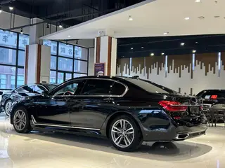 BMW 7 Series 2018 730Li Líder M Conjunto deportivo interior foto 15 BMW 7 Series 2018 730Li Líder M Conjunto deportivo interior foto 15