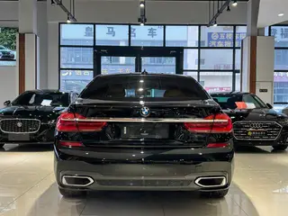 BMW 7 Series 2018 730Li Líder M Conjunto deportivo interior foto 16 BMW 7 Series 2018 730Li Líder M Conjunto deportivo interior foto 16