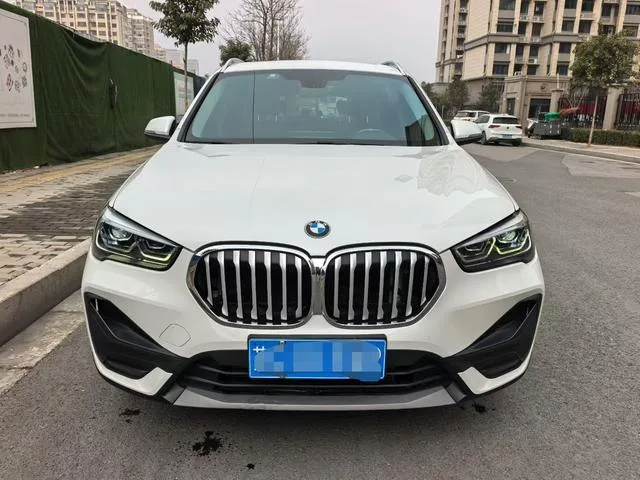 BMW X1 2020 sDrive20Li Fashionable exterior photo 2 BMW X1 2020 sDrive20Li Fashionable exterior photo 2