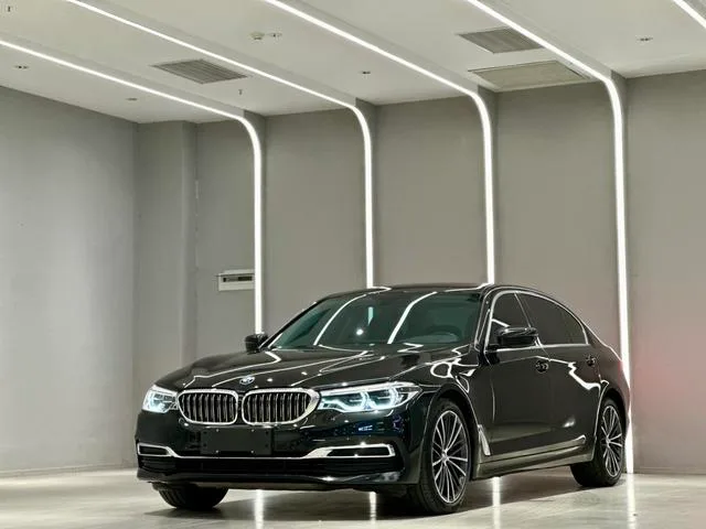 BMW 5 Series 2020 530Li Administrative Luxury Set exterior photo 1 BMW 5 Series 2020 530Li Administrative Luxury Set exterior photo 1