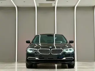BMW 5 Series 2020 530Li Administrative Luxury Set exterior photo 2 BMW 5 Series 2020 530Li Administrative Luxury Set exterior photo 2