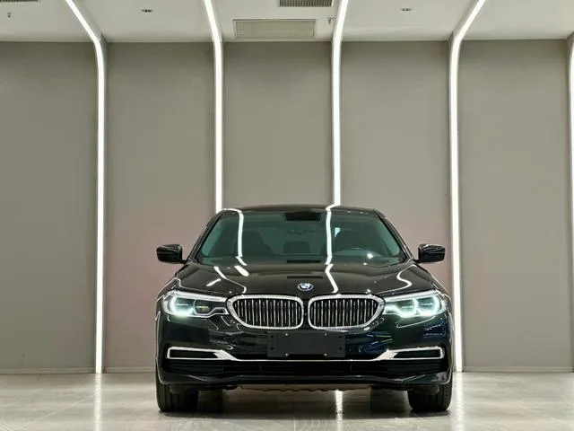 BMW 5 Series 2020 530Li Administrative Luxury Set exterior photo 2 BMW 5 Series 2020 530Li Administrative Luxury Set exterior photo 2
