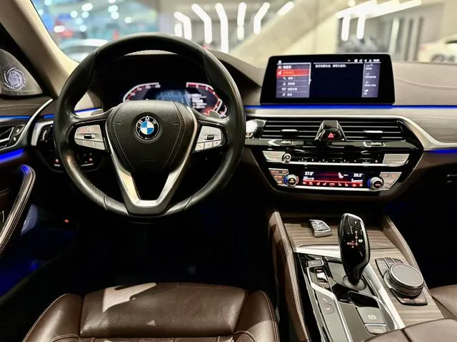 BMW 5 Series 2020 530Li Administrative Luxury Set exterior photo 7 BMW 5 Series 2020 530Li Administrative Luxury Set exterior photo 7