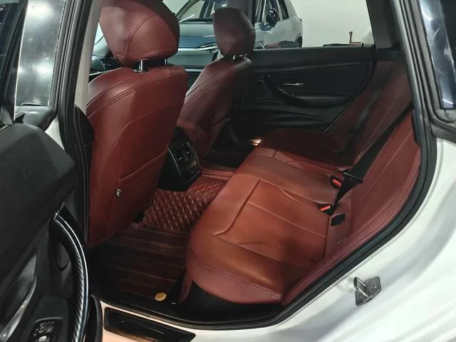 BMW 3 Series GT 2019 320i Style tendance extérieur photo 4 BMW 3 Series GT 2019 320i Style tendance extérieur photo 4