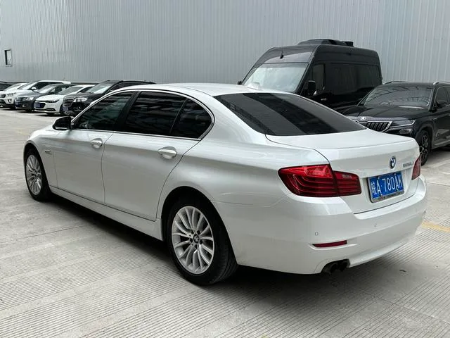 BMW 5 Series 2017 520Li Estilo elegante exterior foto 6 BMW 5 Series 2017 520Li Estilo elegante exterior foto 6
