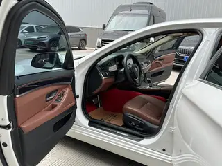 BMW 5 Series 2017 520Li Estilo elegante interior foto 9 BMW 5 Series 2017 520Li Estilo elegante interior foto 9