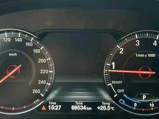 BMW 3 Series GT 2019 320i M Sports suit interior photo 10 BMW 3 Series GT 2019 320i M Sports suit interior photo 10
