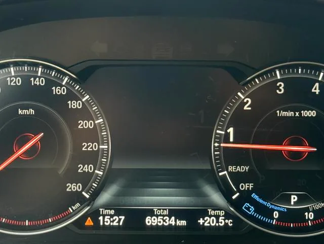 BMW 3 Series GT 2019 320i M Sports suit interior photo 10 BMW 3 Series GT 2019 320i M Sports suit interior photo 10