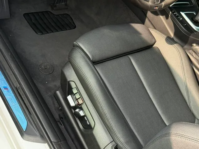 BMW 3 Series GT 2019 320i M Sports suit interior photo 11 BMW 3 Series GT 2019 320i M Sports suit interior photo 11
