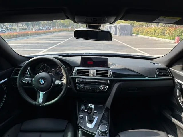BMW 3 Series GT 2019 320i M Sports suit interior photo 14 BMW 3 Series GT 2019 320i M Sports suit interior photo 14