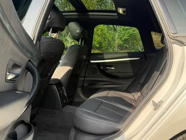 BMW 3 Series GT 2019 320i M Sports suit interior photo 15 BMW 3 Series GT 2019 320i M Sports suit interior photo 15