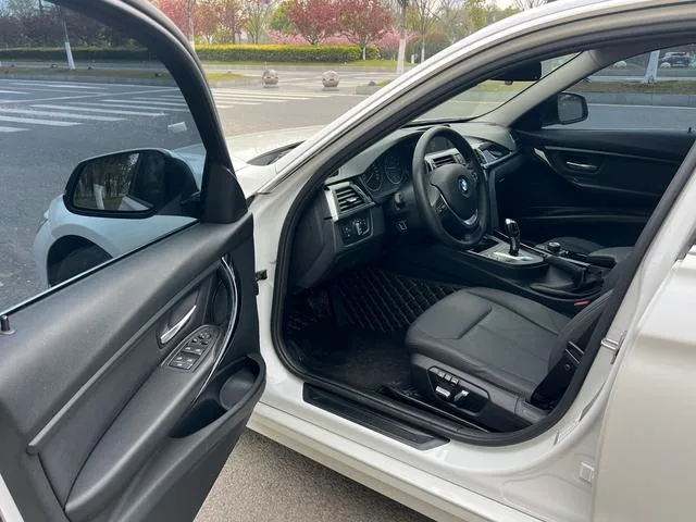BMW 3 Series 2017 320Li Estilo de moda exterior foto 9 BMW 3 Series 2017 320Li Estilo de moda exterior foto 9