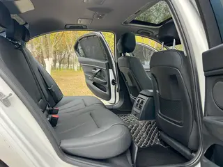 BMW 3 Series 2017 320Li Estilo de moda interior foto 18 BMW 3 Series 2017 320Li Estilo de moda interior foto 18