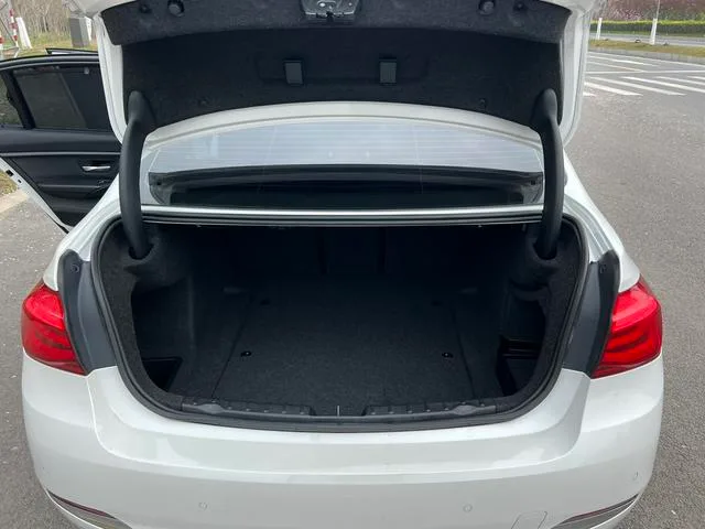 BMW 3 Series 2017 320Li Estilo de moda interior foto 19 BMW 3 Series 2017 320Li Estilo de moda interior foto 19