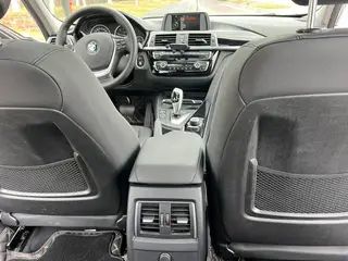 BMW 3 Series 2017 320Li Estilo de moda interior foto 20 BMW 3 Series 2017 320Li Estilo de moda interior foto 20