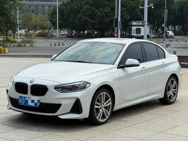 BMW 1 Series 2019 120i Leading Type M Sports suit exterior photo 1 BMW 1 Series 2019 120i Leading Type M Sports suit exterior photo 1