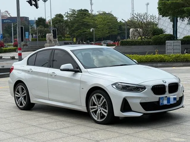 BMW 1 Series 2019 120i Leading Type M Sports suit exterior photo 3 BMW 1 Series 2019 120i Leading Type M Sports suit exterior photo 3