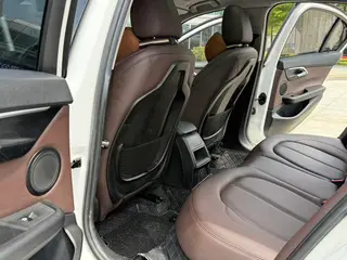 BMW 1 Series 2019 120i Leading Type M Sports suit interior photo 8 BMW 1 Series 2019 120i Leading Type M Sports suit interior photo 8