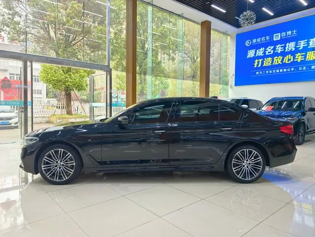 BMW 5 Series 2018 530Li Leading Type M Sports suit exterior photo 4 BMW 5 Series 2018 530Li Leading Type M Sports suit exterior photo 4