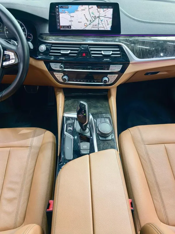 BMW 5 Series 2018 530Li Leading Type M Sports suit interior photo 9 BMW 5 Series 2018 530Li Leading Type M Sports suit interior photo 9