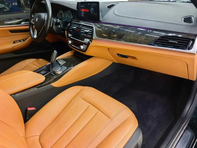 BMW 5 Series 2018 530Li Leading Type M Sports suit interior photo 13 BMW 5 Series 2018 530Li Leading Type M Sports suit interior photo 13