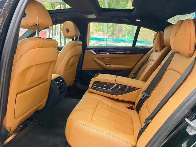BMW 5 Series 2018 530Li Leading Type M Sports suit interior photo 15 BMW 5 Series 2018 530Li Leading Type M Sports suit interior photo 15