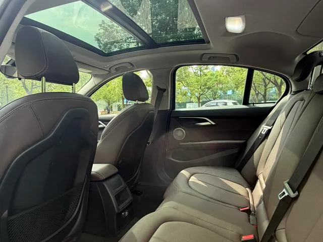 BMW 1 Series 2021 Restyling 120i M Sports Obsidian Night Edition interior photo 6 BMW 1 Series 2021 Restyling 120i M Sports Obsidian Night Edition interior photo 6