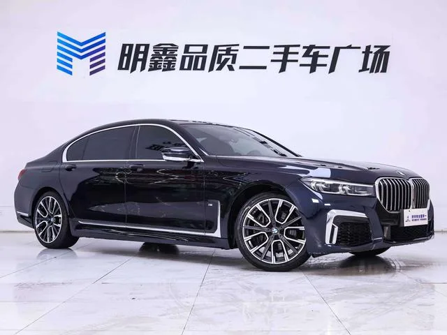 BMW 7 Series 2019 740Li Líder M Conjunto deportivo exterior foto 6 BMW 7 Series 2019 740Li Líder M Conjunto deportivo exterior foto 6