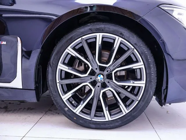 BMW 7 Series 2019 740Li Líder M Conjunto deportivo exterior foto 7 BMW 7 Series 2019 740Li Líder M Conjunto deportivo exterior foto 7