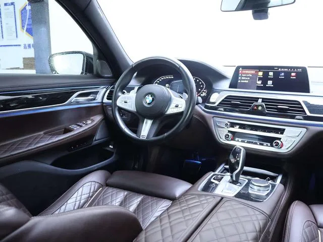 BMW 7 Series 2019 740Li Líder M Conjunto deportivo interior foto 15 BMW 7 Series 2019 740Li Líder M Conjunto deportivo interior foto 15