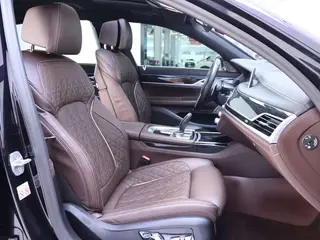 BMW 7 Series 2019 740Li Líder M Conjunto deportivo interior foto 20 BMW 7 Series 2019 740Li Líder M Conjunto deportivo interior foto 20