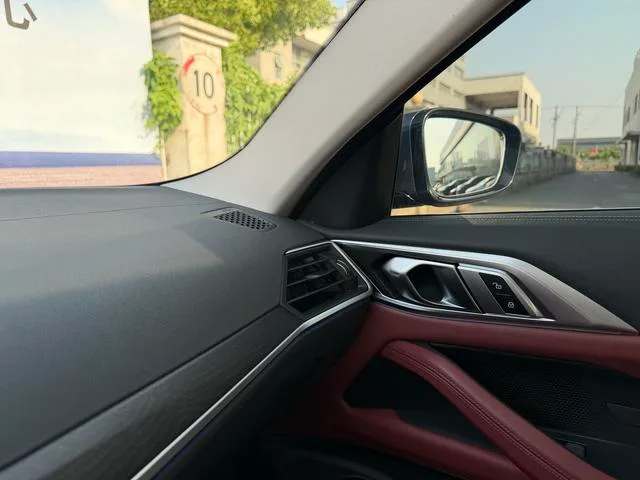 BMW 4 Series 2022 425i M Sports suit interior photo 13 BMW 4 Series 2022 425i M Sports suit interior photo 13