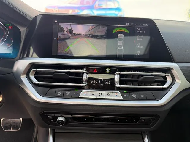 BMW 4 Series 2022 425i M Sports suit interior photo 14 BMW 4 Series 2022 425i M Sports suit interior photo 14