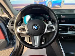 BMW 4 Series 2022 425i M Sports suit interior photo 18 BMW 4 Series 2022 425i M Sports suit interior photo 18