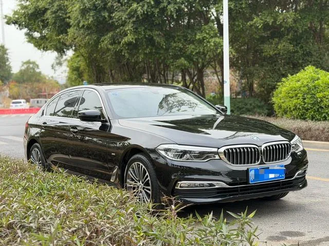 BMW 5 Series 2018 530Li Premium Class Luxury Set exterior photo 3 BMW 5 Series 2018 530Li Premium Class Luxury Set exterior photo 3