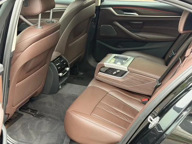 BMW 5 Series 2018 530Li Premium Class Luxury Set interior photo 10 BMW 5 Series 2018 530Li Premium Class Luxury Set interior photo 10
