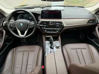 BMW 5 Series 2018 530Li Premium Class Luxury Set interior photo 11 BMW 5 Series 2018 530Li Premium Class Luxury Set interior photo 11