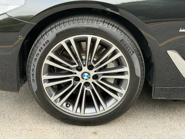 BMW 5 Series 2018 530Li Premium Class Luxury Set interior photo 13 BMW 5 Series 2018 530Li Premium Class Luxury Set interior photo 13