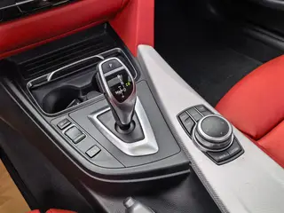 BMW 4 Series 2017 425i M Sports suit interior photo 13 BMW 4 Series 2017 425i M Sports suit interior photo 13