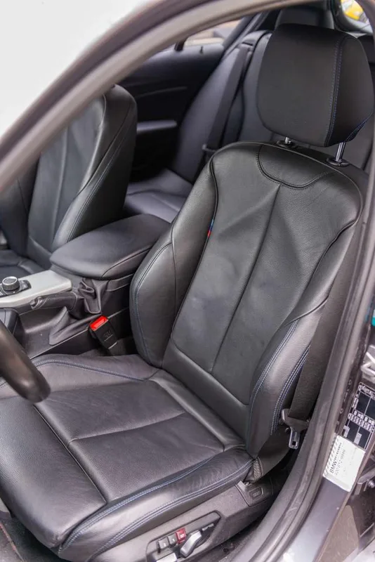 BMW 1 Series (Imported) 2018 120i M Sports suit interior photo 11 BMW 1 Series (Imported) 2018 120i M Sports suit interior photo 11